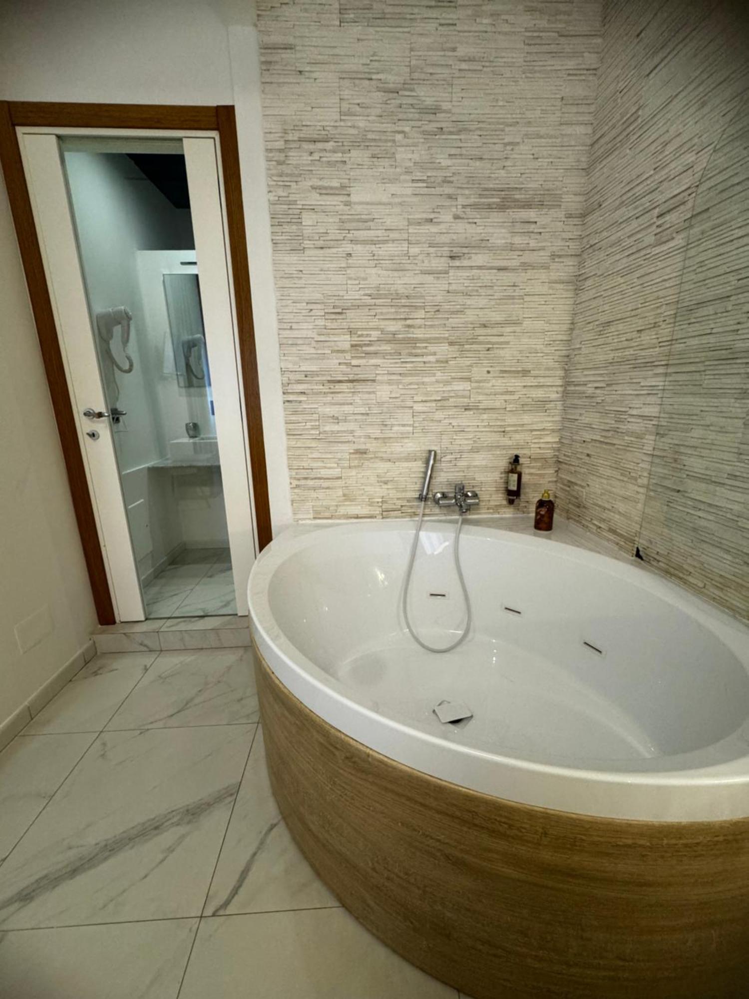 Cagliari Love Suite מראה חיצוני תמונה